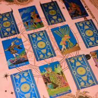 Jeu de tarot ciel étoilé bleu-or avec feuilles d'or, jeu de 78 cartes Waite-Smith, manuel d'instructions, jeu de société en plastique imperméable pour débutants