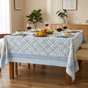 Nappe rectangulaire élégante en coton tricoté imprimé, motif floral, lavable, pour usage domestique, design bleu et blanc - Product Image 2
