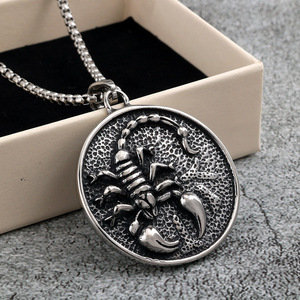 Collar con colgante de escorpión de acero inoxidable yunnique para hombre, estilo nórdico retro, regalo para fiestas temáticas de insectos, accesorio de moda. - Product Image 1