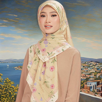 Fabrication de foulards personnalisés de qualité supérieure Malaisie islamique numérique Tudung en satin de soie imprimé fleur Voile carré Hijab pour femmes musulmanes
