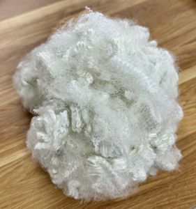 Fibre synthétique creuse en polyester recyclé à bas prix, sans silicone, 15D HD64mm, pour tissus non tissés et textiles de maison - Product Image 4