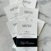 Suite d'invitations de mariage classiques de luxe noir et blanc, papier cartonné, enveloppe noire, ruban en satin, impression florale en relief, impression personnalisée