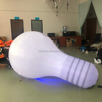 Ballon publicitaire géant en forme d'ampoule Oxford gonflable avec lumière LED, durable et facile à installer pour la décoration publicitaire sur mesure