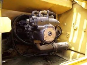 Excavadora Usada Komatsu PC200-6 de Segunda Mano, Tamaño Mediano, en Buen Estado, Lista para Enviar, a Bajo Precio - Product Image 5