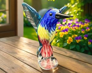 Figurine de perroquet en verre soufflé personnalisable, bec vert et rouge, décoration artisanale sur le thème des animaux, verre borosilicate, rose préservée - Product Image 1