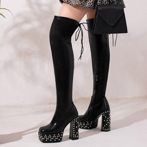 Botas Largas por Encima de la Rodilla para Mujer, Talla 47, Ajuste Ancho, con Remaches Metálicos, Tacón Cuadrado y Plataforma, para Piernas Grandes - Product Image 3