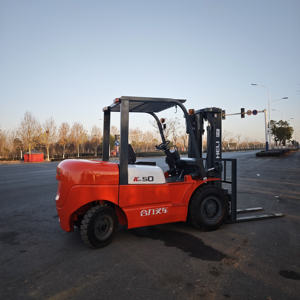 Chariot élévateur à palettes diesel 4x4 d'occasion Heli Heli K50 de 5 tonnes, 2023 - Product Image 4