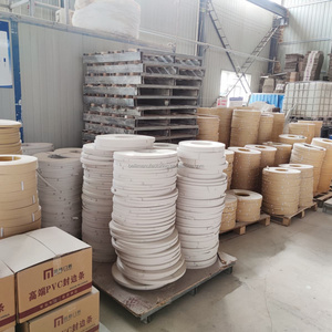 Bande de chant PVC effet bois, surface mate, écologique, résistante à l'eau, aux rayures et aux taches pour portes d'armoires et de placards - Product Image 6