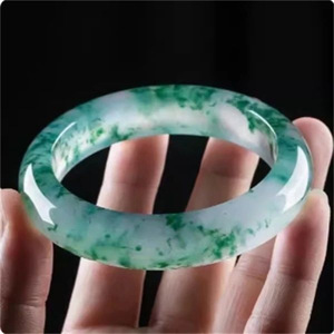 PFT Auténtica Pulsera de Jade de Cuarzo Verde Claro con Flor Flotante y Esmeralda Verde Hielo Roto, de Moda - Product Image 4