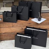 Sacs shopping en papier de luxe personnalisés avec poignées pour boutique de vêtements pour femmes, salon de beauté, emballage cadeau