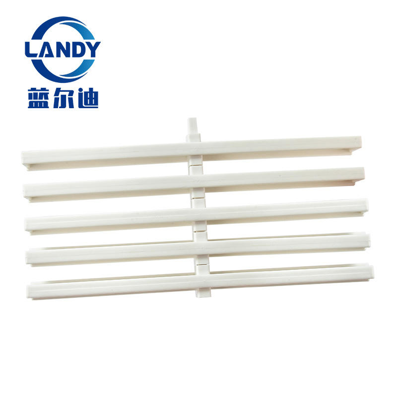 Grilles de piscine blanches