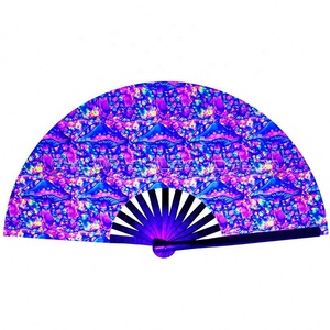 Abanico de mano de bambú con logotipo grabado Arte popular portátil pintado Favores de fiesta de boda Regalo de promoción de devolución con diseño personalizable - Product Image 1