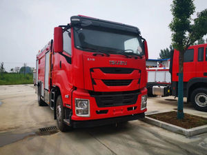 Nouveau <span class=keywords><strong>prix</strong></span> de <span class=keywords><strong>camion</strong></span> de lutte contre l'incendie 8X4 6X4 6X6 4X4 petit réservoir d'eau Isuzu diesel robuste pour l'<span class=keywords><strong>aéroport</strong></span> - Product Image 3