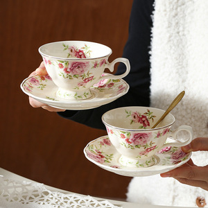 Taza y Platillo de Cerámica Dorada con Diseño de Peonía Europea Retro, Taza de Té Británica de Lujo Ligero y Alta Belleza para el Té de la Tarde en Casa - Product Image 5