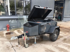 Autocaravanas Espaciosas 4x4 Ligeras y Resistentes a la Corrosión para Acampar al Aire Libre, Remolque RV para Viajes por Carretera con Cocina - Product Image 5