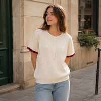 Prêt à expédier : Haut en tricot Henley à manches courtes pour femme, style vintage preppy, avec bordure contrastante, en mélange coton et laine. Haut en tricot pour femme.
