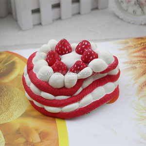 ของเล่นบีบสโลว์ไรซิ่ง PU คุณภาพสูง นุ่มพิเศษ รูปทรงเค้ก - Product Image 3