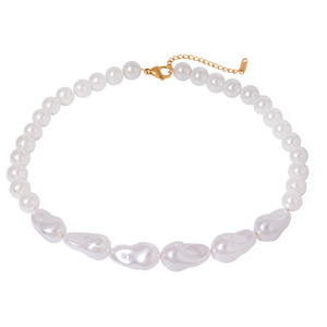 Collier de perles blanches baroques de forme irrégulière pour femme, à porter au quotidien, fermoir en or 18 carats - Product Image 1