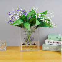 Vase en acrylique du département des Booktroverts torturés, vase en acrylique de livres livresques personnalisés pour fleurs