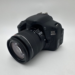 Appareil photo reflex numérique <span class=keywords><strong>Canon</strong></span> <span class=keywords><strong>600D</strong></span> d'occasion avec objectif 18-55 mm IS, état A+, appareil photo d'entrée de gamme adapté aux débutants, vidéo HD 1080p + transfert Wi-Fi - Product Image 1