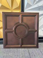 Carreau de plafond en étain gaufré de style moderne panneau mural géométrique 3D carré en PVC gaufrage artistique étanche décoration murale suspendue