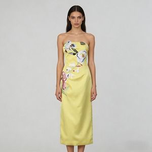 Robe de soirée sur mesure de luxe vintage jaune vif sans bretelles avec broderie florale - Product Image 1
