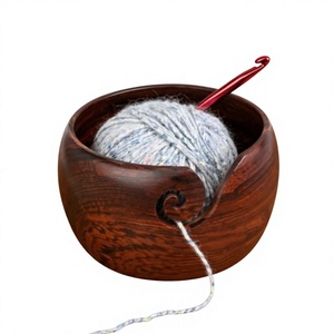 Bol à laine rond en bois pour le crochet et le tricot, support à laine fait main, portable, 15 cm, design tendance - Product Image 4