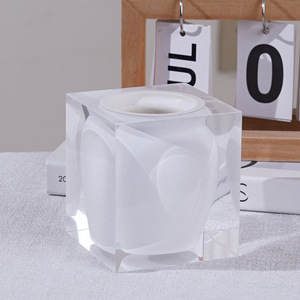 ชุดแจกันอะคริลิกดีไซน์มินิมอลสีดำขาว สำหรับตกแต่งบ้านและเป็นของขวัญ - Product Image 4