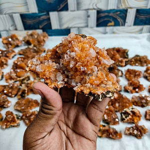 Lot de spécimens minéraux naturels de Heulandite rouge |   Cristaux de zéolite de qualité supérieure |   Collection en gros - Product Image 1