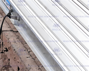 Machine de formage à froid automatique sur mesure pour panneaux de volets roulants à double profil pour fenêtres et portes - Product Image 5