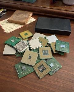 Procesador de CPU de Cerámica - Venta al por Mayor para Reciclaje |   Ya Disponible: Reciclaje de Chispas de CPU de Cerámica de 14 Nanómetros, Proceso de Reciclaje de Desechos - Product Image 3