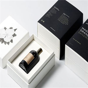 Coffret cadeau personnalisé d'huiles essentielles australiennes pures, papier de première qualité, stratification mate, revêtement UV, crème pour le visage, poudre libre, crème contour des yeux - Product Image 2