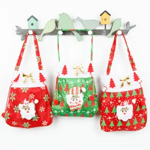 Yuhong Bolsa de Natal com estampa de flanela e dourado para presente Bolsa de doces mochila de mão com cordão Bolsa de bolso