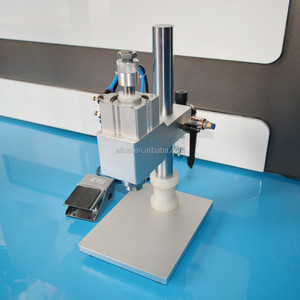 Machine de sertissage pour bouteilles de <span class=keywords><strong>parfum</strong></span>, Semi-automatique, appareil à sertir, pour injection buccal de liquide - Product Image 3