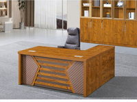 Scrivania Direzionale Moderna Estensibile in Legno e Acciaio, Design Ergonomico per Uso in Villa