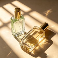 Flacon de parfum rectangulaire plat en verre transparent 25ml 50ml 100ml, flacon vaporisateur vide avec capuchon en aluminium doré, logo personnalisé