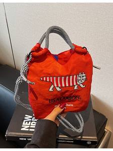 Nouveau Sac Fourre-tout en Toile Imprimé Lettres <span class=keywords><strong>Lisa</strong></span> Larson 2025 pour Femme, Sac Portable à Dessin Animé Mignon à Ouverture Supérieure, Plusieurs Couleurs, Capacité 1L - Product Image 4