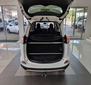 <span class=keywords><strong>Toyota</strong></span> <span class=keywords><strong>RAV4</strong></span> SUV 2017 Seminuevo, Asientos de Tela, Interior Claro, Neumáticos R19, Techo Solar, LED Xenón, Euro VI, 50000 Millas - Product Image 2