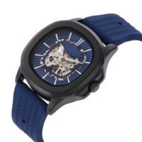 Nouvelle montre tendance de luxe personnalisée unisexe à mouvement automatique, résistante à l'eau, avec boîtier en acier inoxydable et cadran à aiguilles, avec breloque.