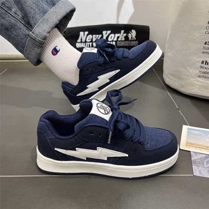 Zapatillas retro con logo de rayo, calzado informal para parejas, aptas para jóvenes menores de 18 años. - Product Image 1