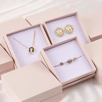 9.3*9.3cm tiroir personnalisé boîte à bijoux en carton éponge mécanisme coulissant pour colliers boucles d'oreilles écologique personnalisable