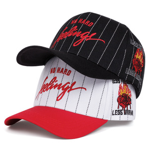 Cappellino da Baseball in Cotone a Righe Verticali con Ricamo di Lettere e Motivo Laterale a Rosa Ardente, Unisex, per Uso Casual all'Aperto - Product Image 1