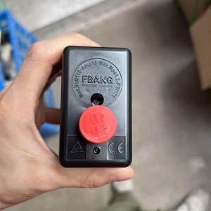 Pressostat FBANG 110V 15A SPST 120PSI pour compresseurs d'air et pompes - Product Image 2