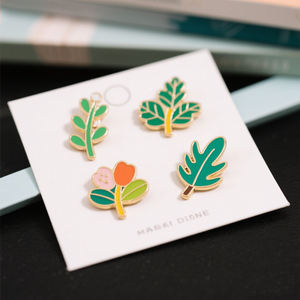 Pin de solapa personalizado moda flor planta broche de Metal esmalte duro magnético oro tela insignia Pin de solapa con tarjeta de respaldo - Product Image 1