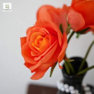 Vente en gros de fleurs de mariage décoratives en soie de haute qualité, roses <span class=keywords><strong>Carola</strong></span> blanches de 36 cm, toucher réaliste, revêtement en latex - Product Image 3