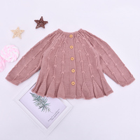 Joli bébé chandails en tricot câble avec de vraies boules de fourrure de renard librement collocation bébé pull tricoté avec chapeau manteau bébé costume en tricot