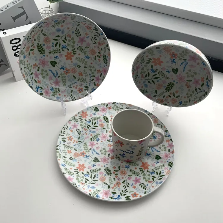 Design personnalisé Rpet Restaurants Bol Plats Assiettes Service de table Vaisselle Ensemble de vaisselle de luxe en plastique avec fleurs