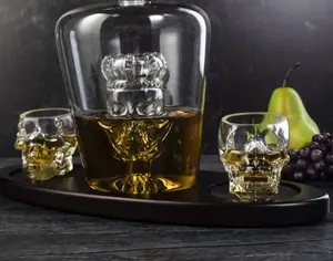 Whiskey Set Hot Sale Customized 850 Ml Skeleton Decanter Sets Whisky Sets Glass Decanter Whiskey Vodka Wine Decanter With 2 Glasses