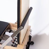 Machine de Pilates Reformer en bois d'érable avec ressorts réglables et sangles de résistance pour exercices du corps entier, idéale pour studio et salle de sport à domicile