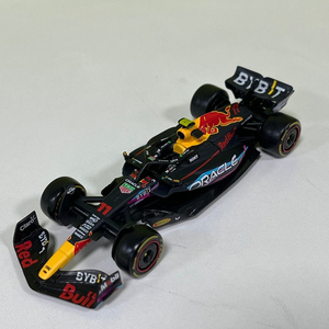 Modèle de voiture moulé sous pression <span class=keywords><strong>1</strong></span>:<span class=keywords><strong>43</strong></span> alliage <span class=keywords><strong>Red</strong></span> <span class=keywords><strong>Bull</strong></span> RB19 Miami <span class=keywords><strong>F1</strong></span> roue mobile métal métal modèle de voiture jouets - Product Image 5